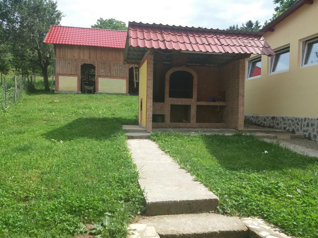 Hotel Casa Dobrin Arefu Exterior foto